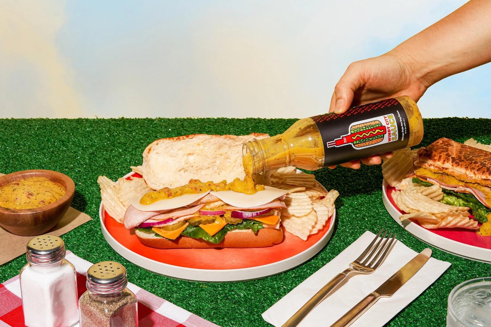 Zesti onderscheidt zich met unieke sauzen. Hun hete saus met pizzasmaak is daar een goed voorbeeld van.