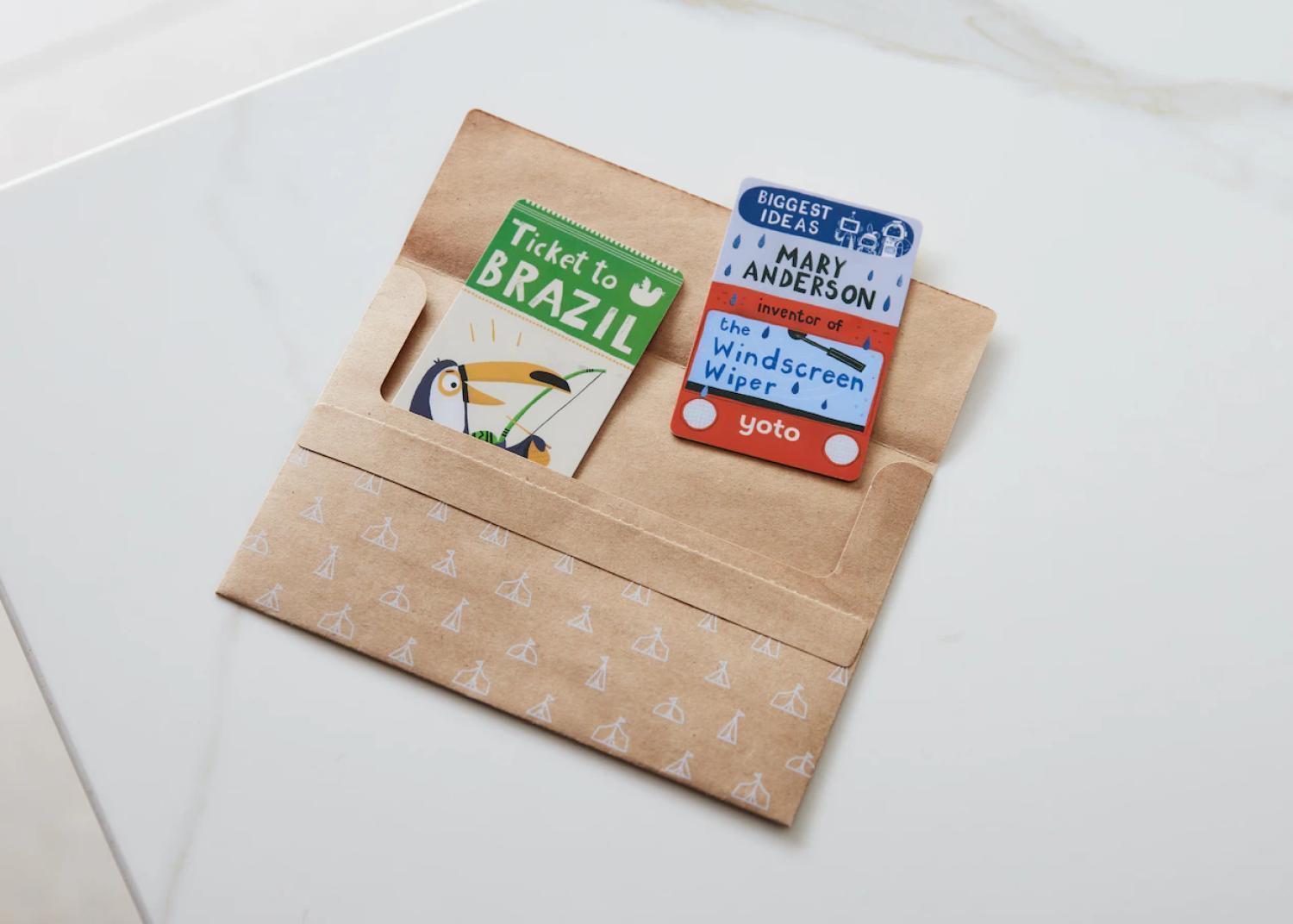 Een envelop met kaarten van het merk Yoto