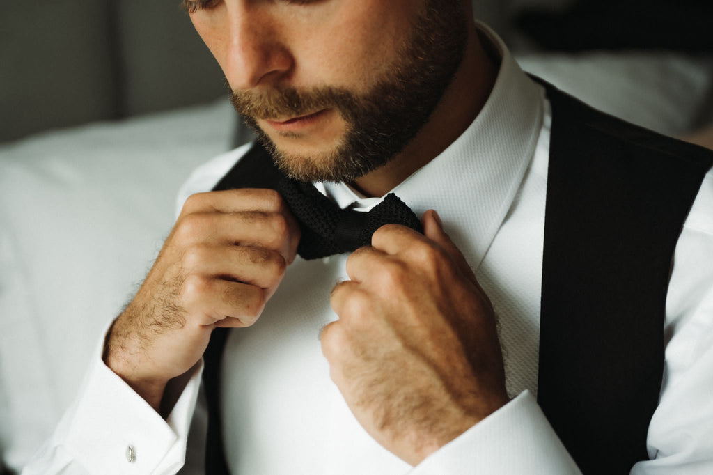 Wedding Suits: Groomsmen Suit and Knitted Tie Inspiration for Your Wedding