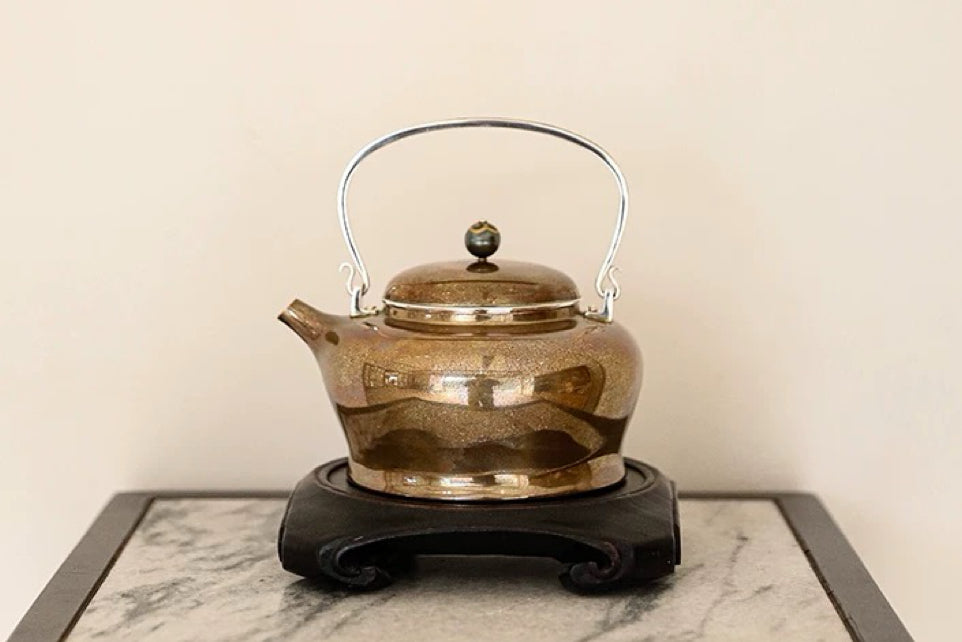"2025 New Edition of the 999 Pure Silver Kettle with a Loop Handle and Wood - grain Gold Design on the Body, a Product of the Century - old Lu Art from the Frontier"