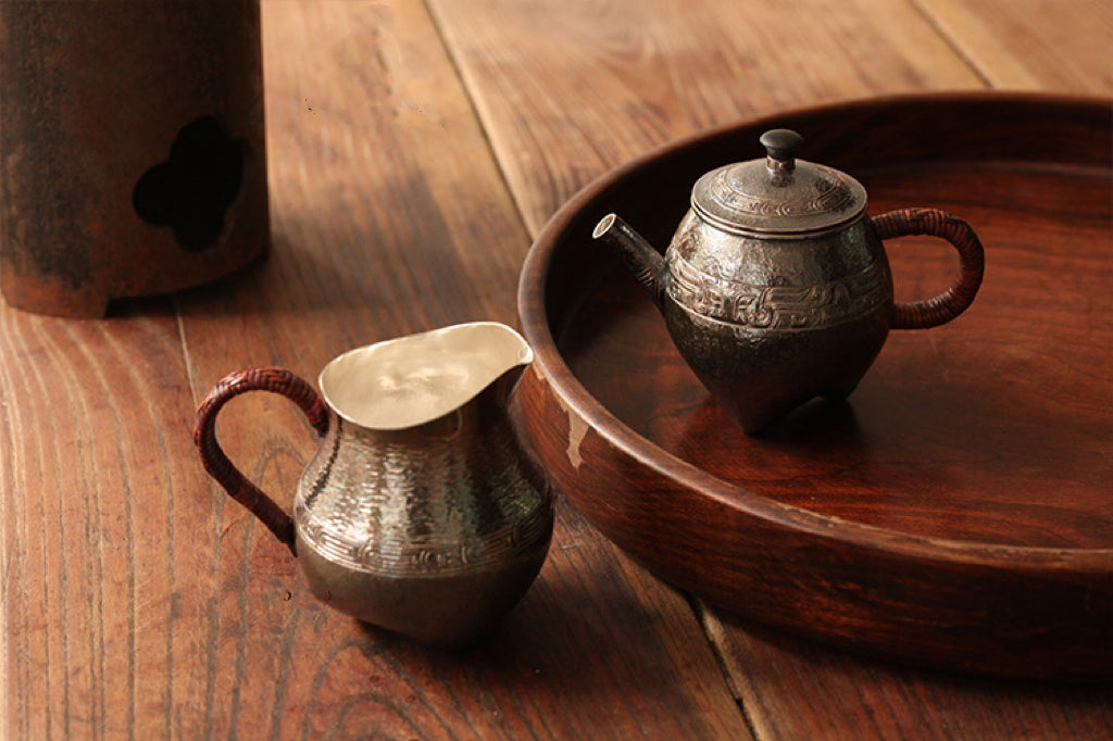 9999 sterling silver "Ding-style taotie pattern hand-made three-legged tripod pot"