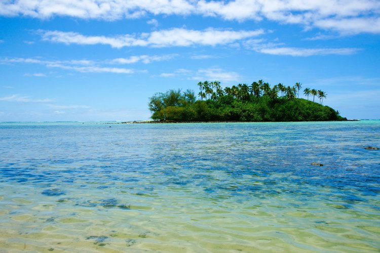 Cook Islands crystal clear water