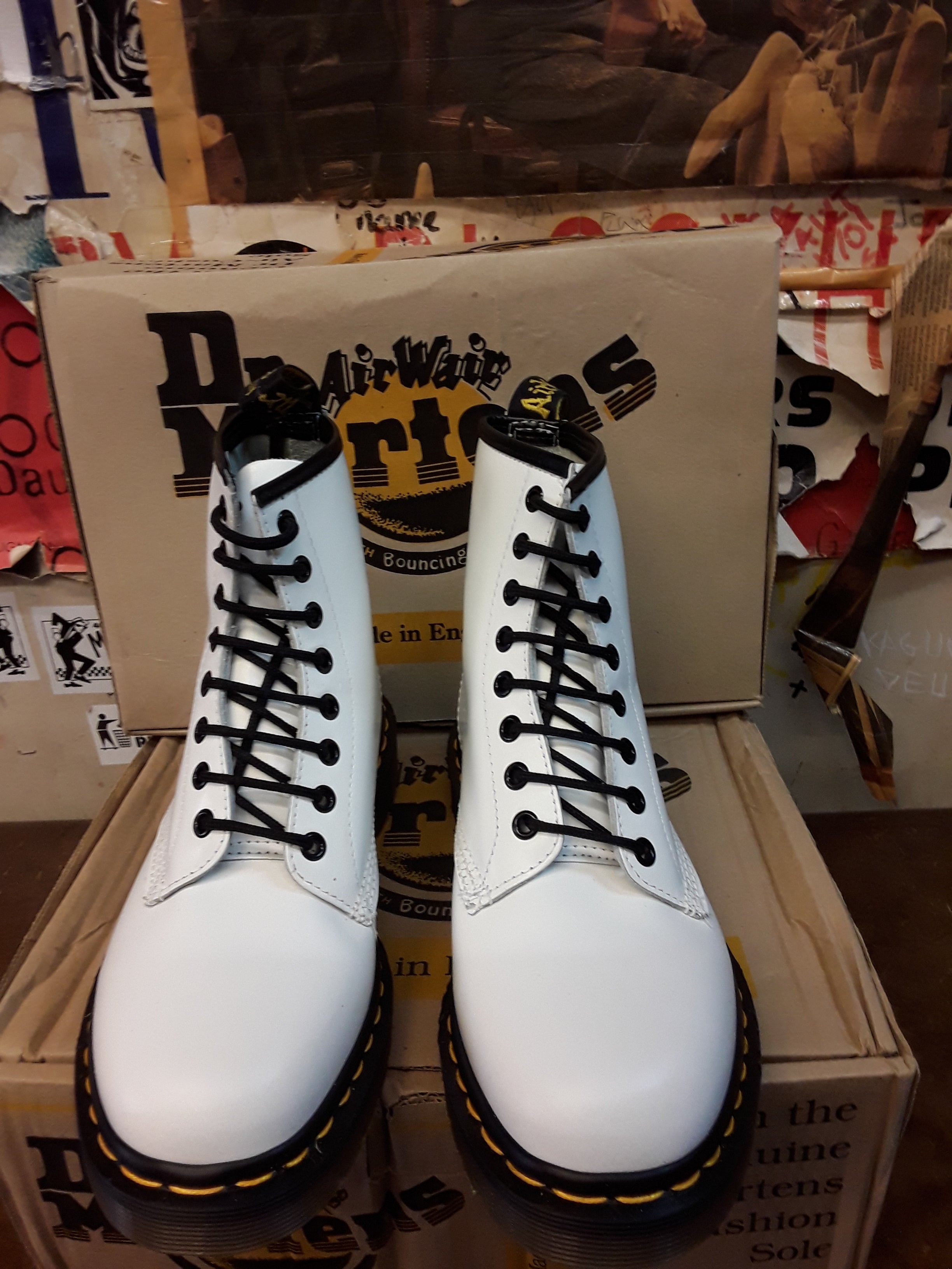 DR MARTENS - WHITE BOOT 1460 (8 EYELET) *VINTAGE* MADE IN ENGLAND