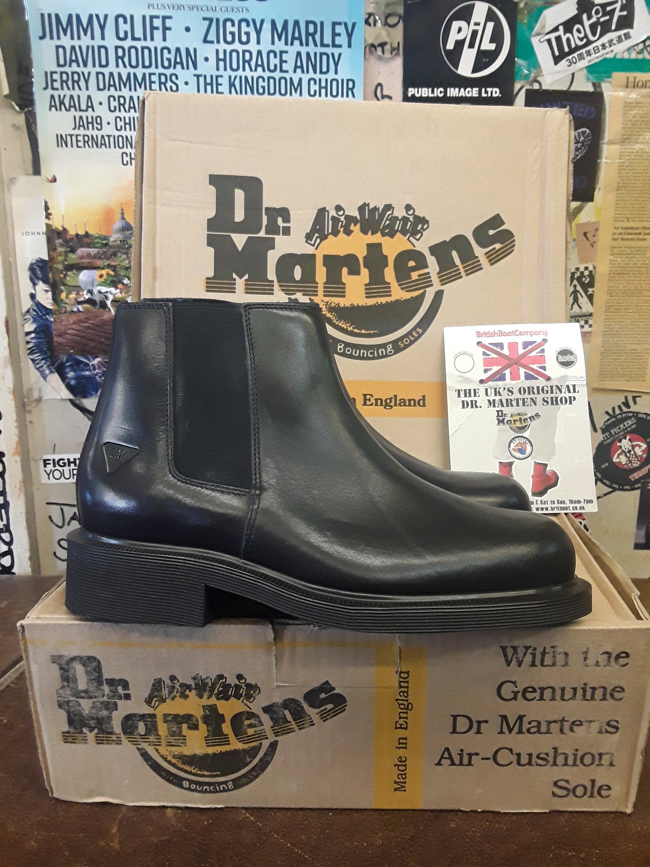 ækvator Skalk elektropositive Dr Martens Ladies Made In England Black Soft Leather Chelsea Boot with Zip  SIZE 6