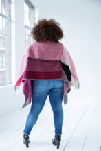Laden Sie das Bild in den Galerie-Viewer, Women&#39;s multifunctional sustainable pink plus size wool cape by JULAHAS. Perfect for summer and winter