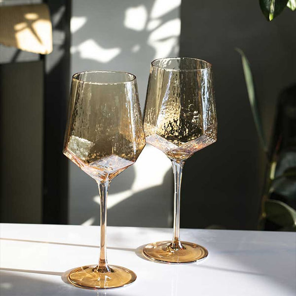 Discover Elegance: Tulipan Petal Wine Glasses in Stunning Pink and