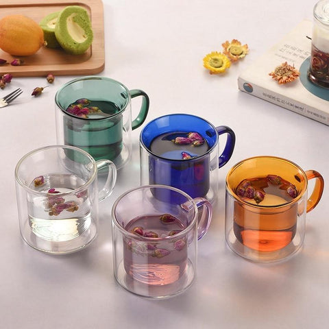 Tasses en verre coloré à double paroi