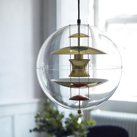 verner_panton_globe-lamp-acrylic-and-iron-pendant-light