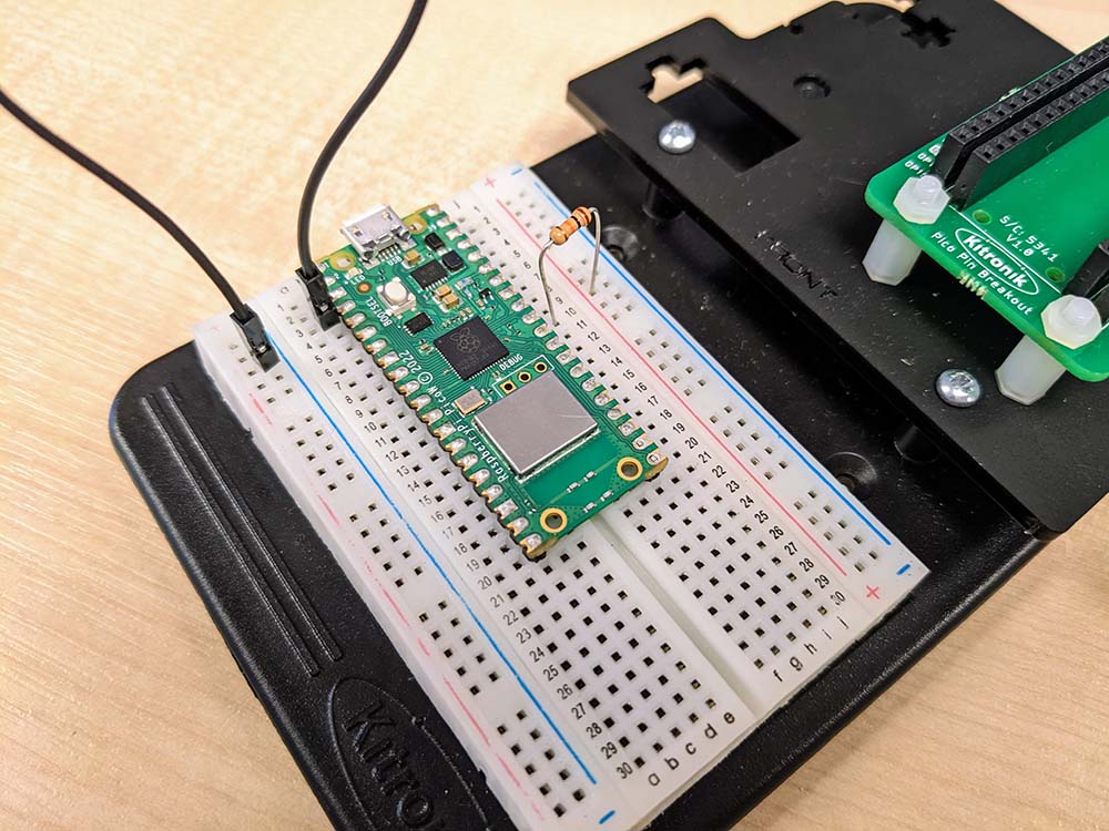 Raspberry Pi Pico Battery Voltmeter resistor added to breadboard