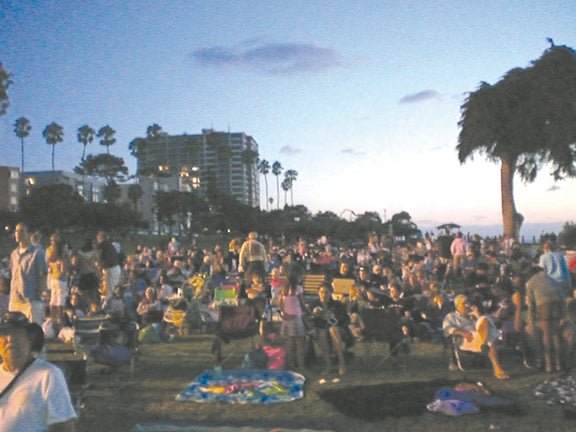 Hundreds of community members from La Jolla attend Movies by the Sea. Photo credit: La Jolla Light.