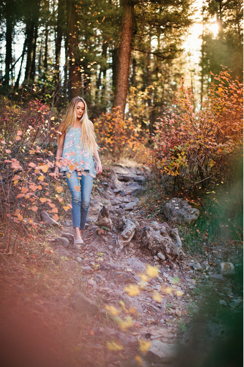 Hilfe bei Menstruationsschmerzen - ein Spaziergang im Wald