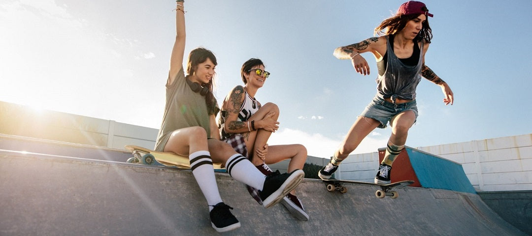 gits for skaters - group of girls skateboarding