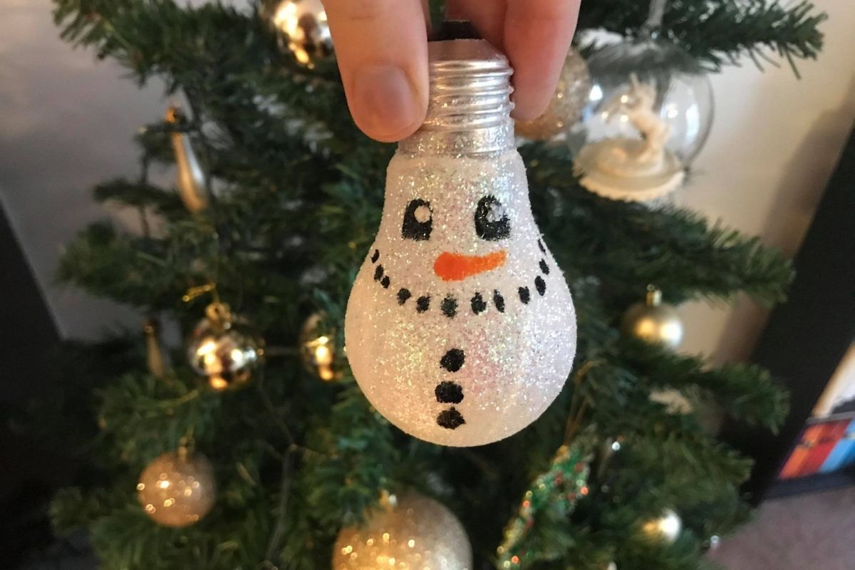 how to make your own snowman bauble step 3