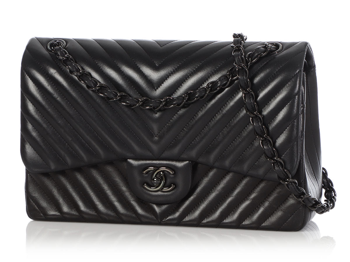 chanel so black chevron jumbo