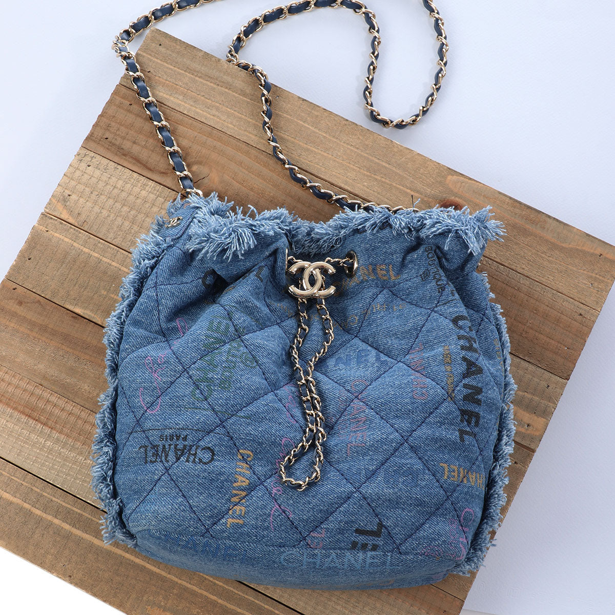 CHANEL Bag in Blue Denim Fabric with Beige Stitching  VALOIS VINTAGE PARIS