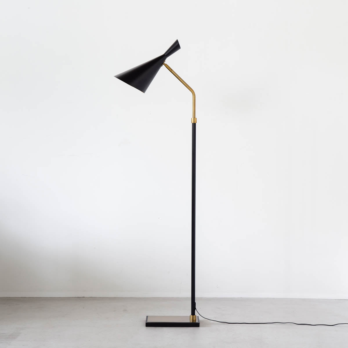 Black × Gold　Nostalgic Floor Lamp