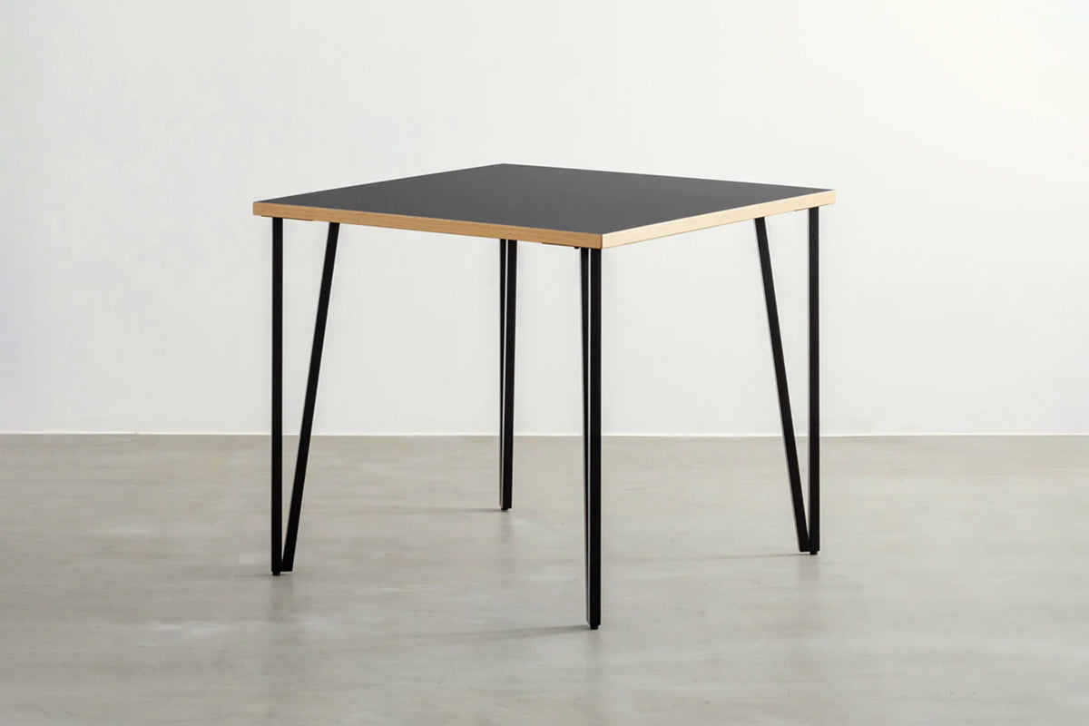 THE CAFE TABLE / リノリウム　Black Steel トライアングル Straight × スクエア 60 - 100