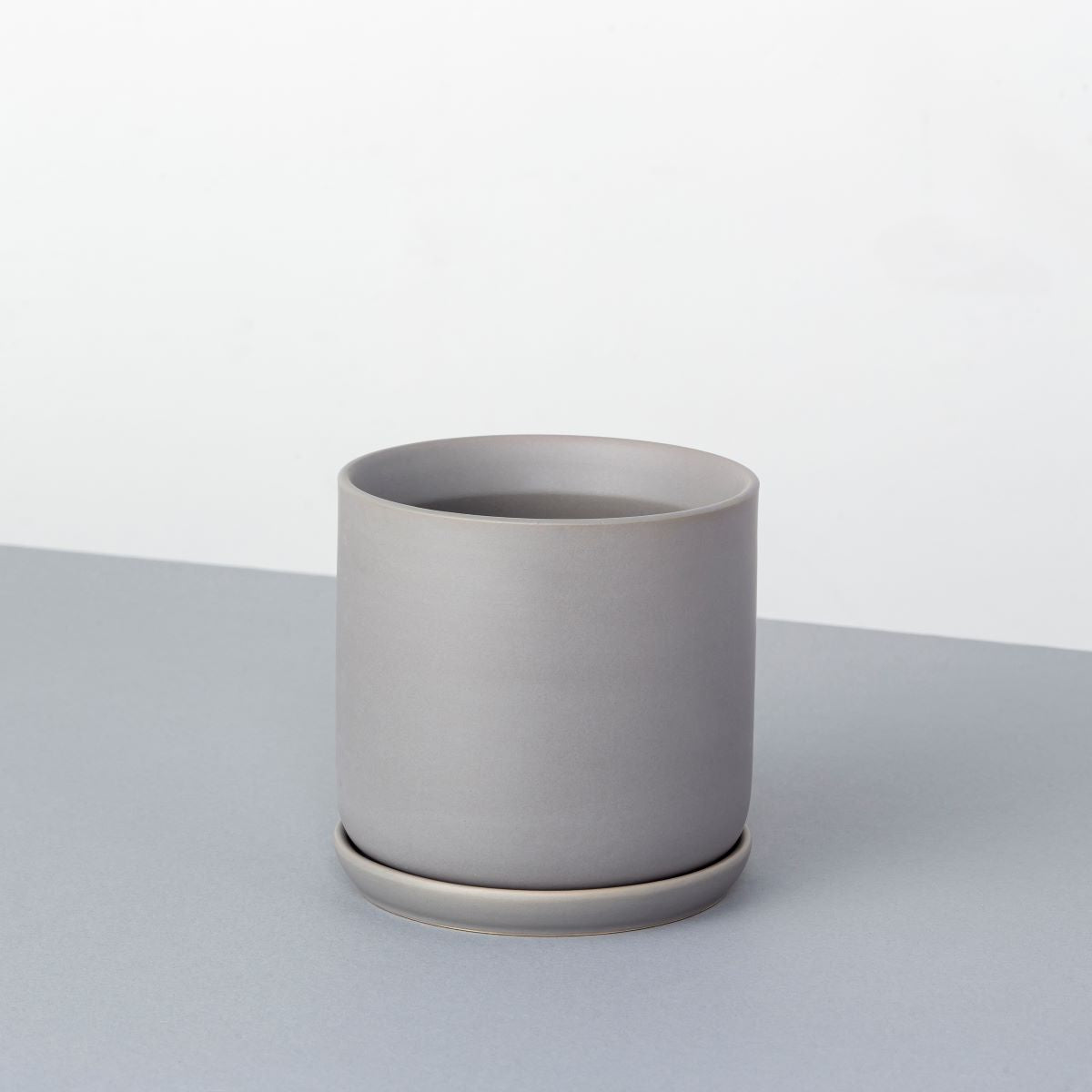 「素材」×「デザイン」　シンプルな鉢 シリーズ - Gray　4号