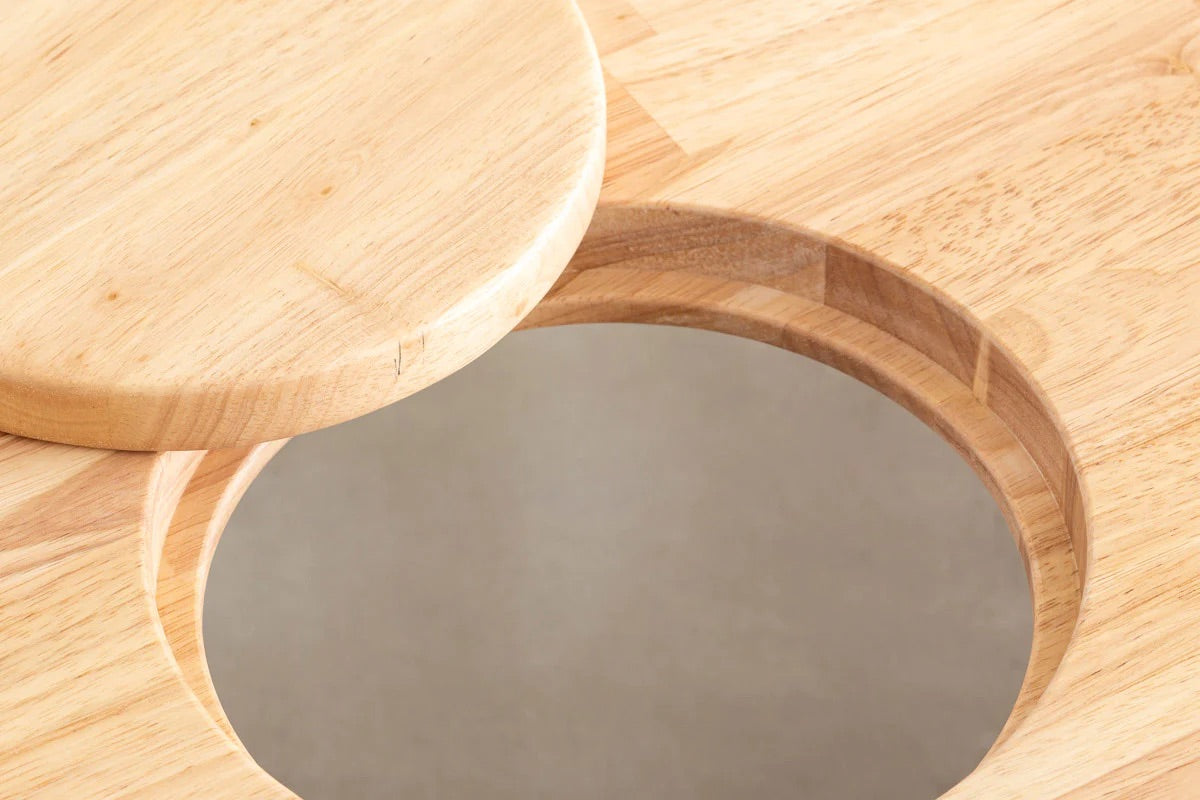 Kanademonoのラバーウッドナチュラル天板とホワイトのアイアン脚で製作した、猫穴付きのローテーブル（穴）