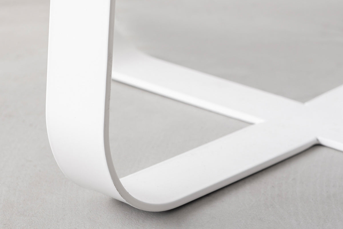 KANADEMONOの無垢ホワイトオーク Round座面とホワイトのCross Plate脚を合わせたシンプルモダンなハイスツール（脚2）