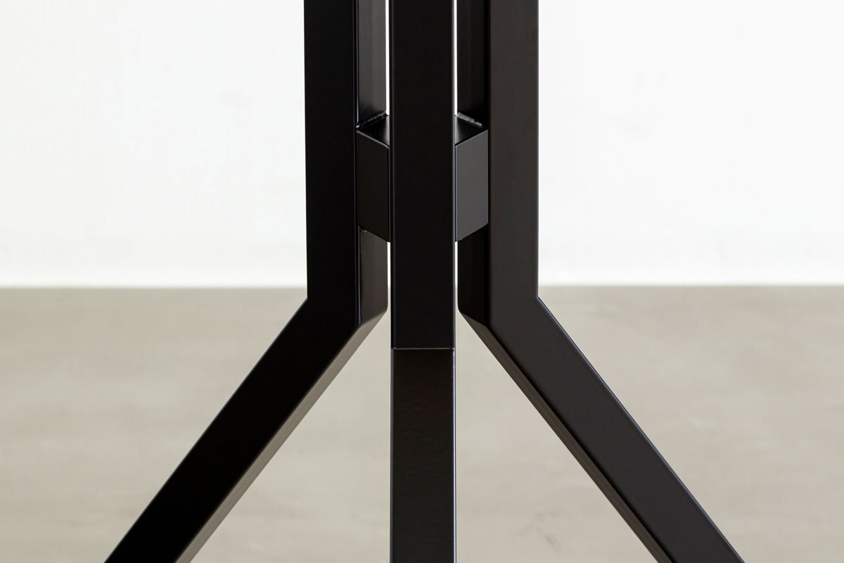 KanademonoのTripodタイプのカフェテーブル脚（アイアンチューブ・クローズ）