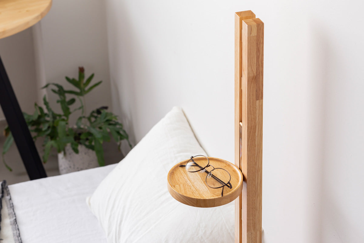 KOTAのSUNOKO BEDをカスタマイズするAdd-onシリーズの木製サークルテーブル（使用例２）