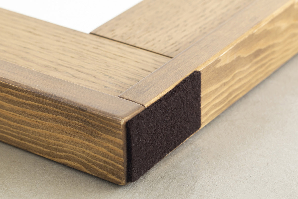 KANADEMONOのオーク突板の木枠とパイン材の縁を組み合わせたナチュラルなウッドミラー（下部）