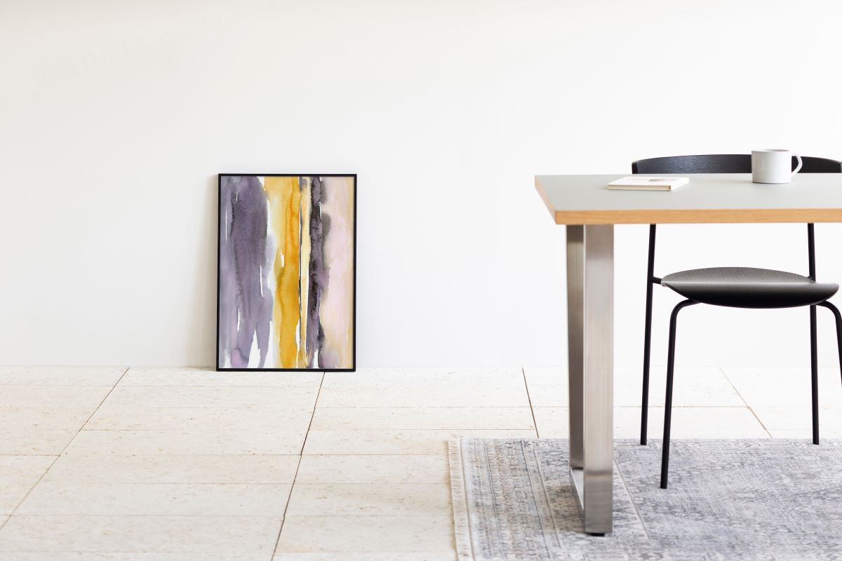 Kanademonoのグレー×暖色カラーをストライプ状に描いた水彩抽象画アートA２＋ブラックフレーム（ダイニング使用例）