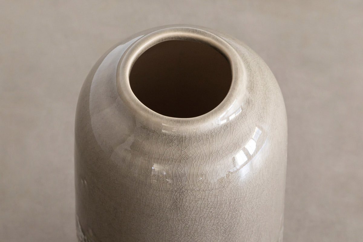 非防水の陶器を使用したグレーの小さいサイズのフラワーベース（上部・口）