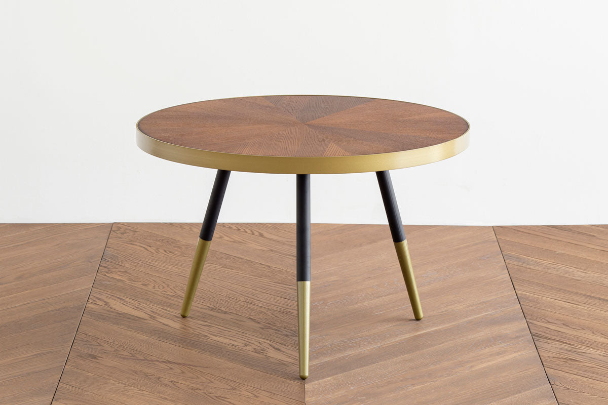 アッシュ化粧繊維板とアイアン脚の組み合わせが印象的なアンティーク調の丸形コーヒーテーブル