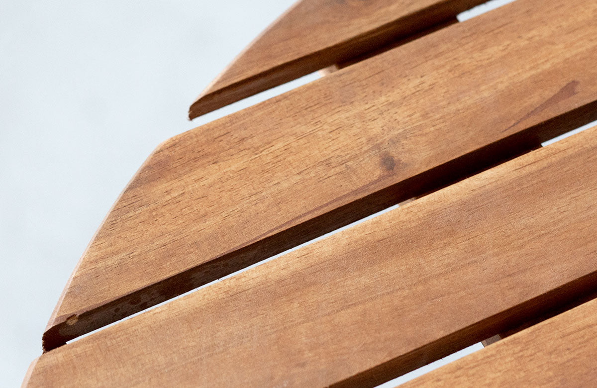 かなでもののアカシア材のナチュラルな高さのあるラウンドテーブルの天板