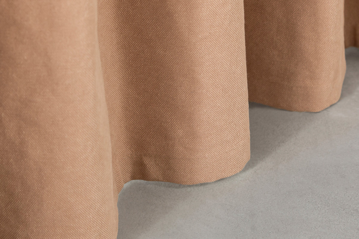 Kanademonoの綿100%使用したヴィンテージテイストに仕上げたコーラルの帆布カーテン（下部）