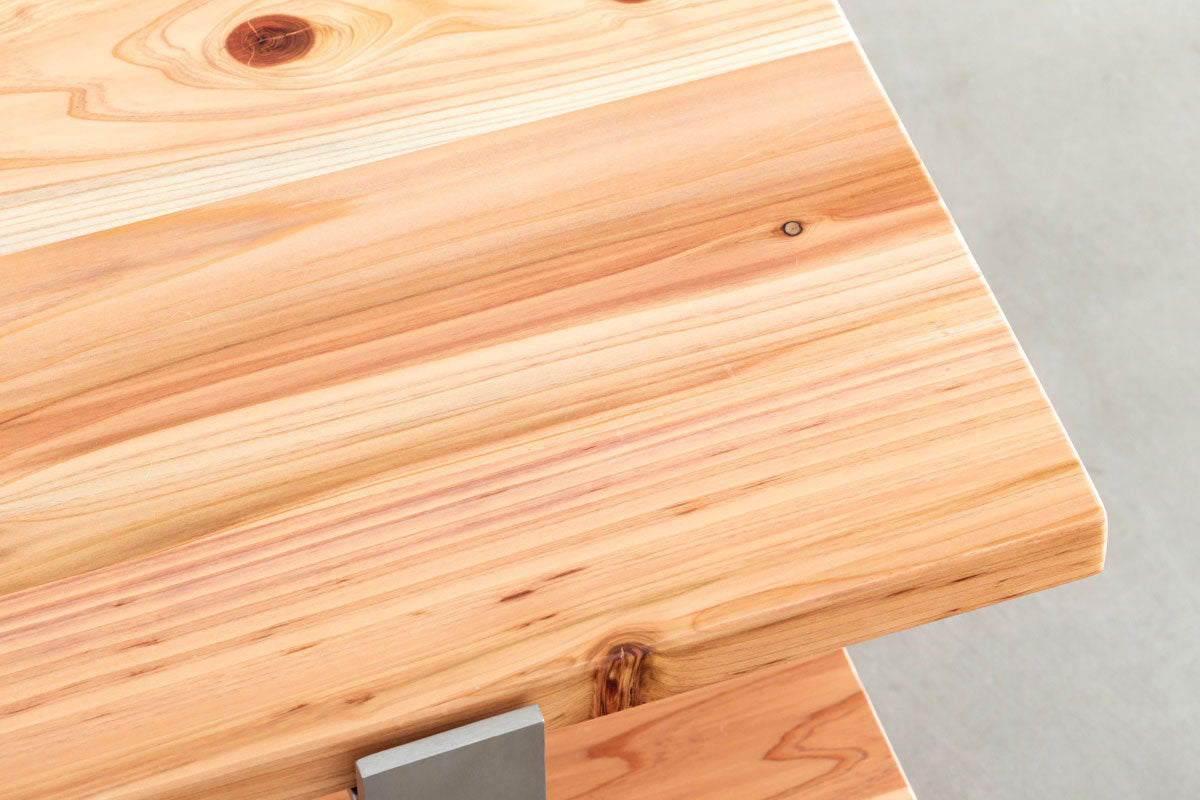 KANADEMONOの杉無垢天板にステンレス脚を組み合わせたTVボード/ローテーブル（天板）