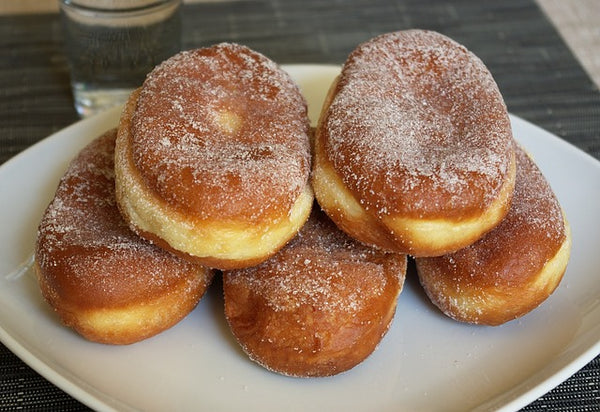 A plate of doughnuts