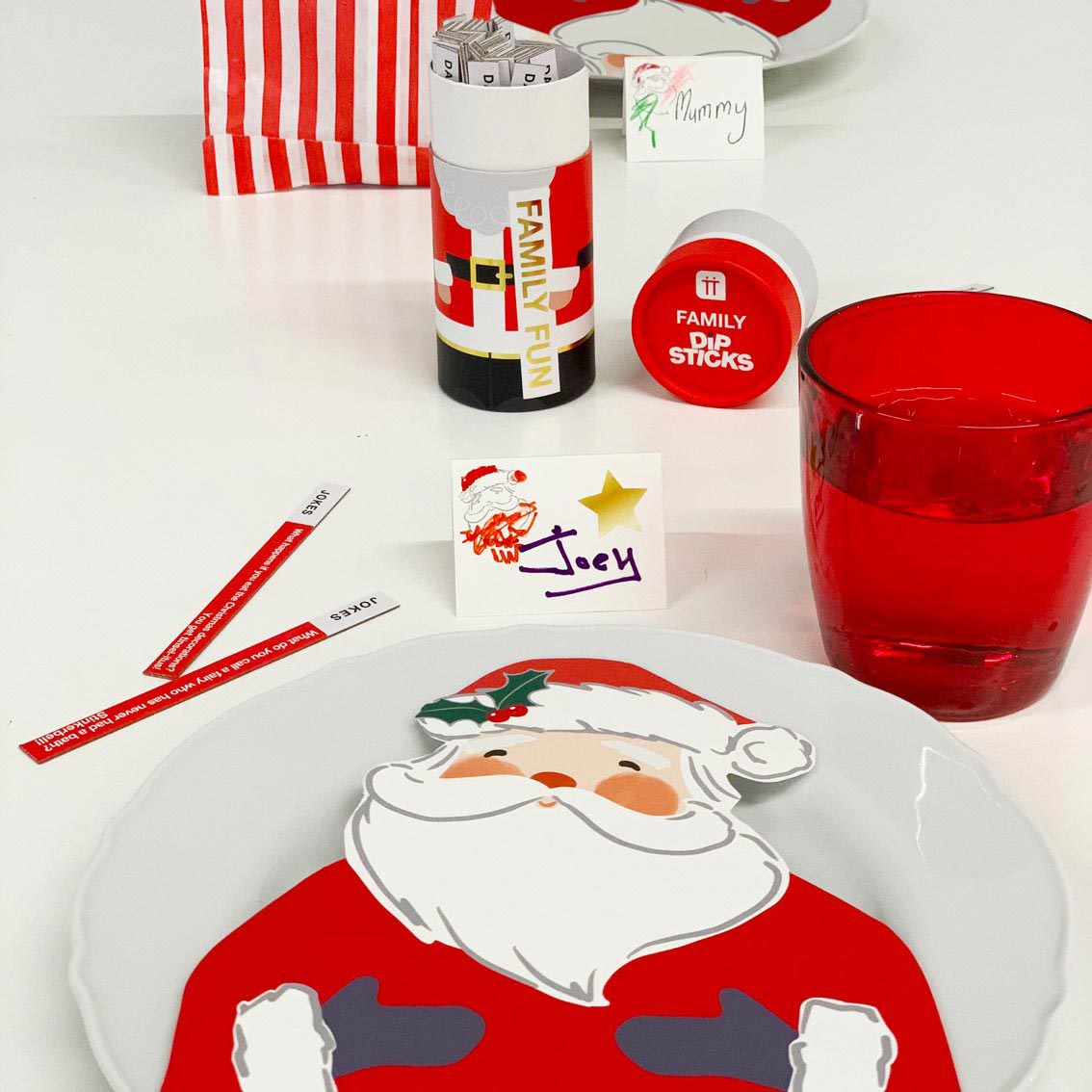 Santa Shaped Napkin With Colour In Place Cards X16