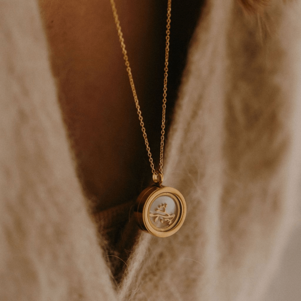amulette collier