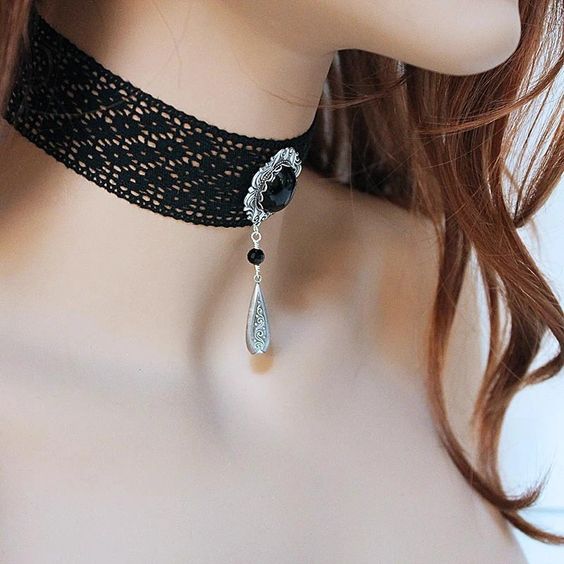 choker gothique 