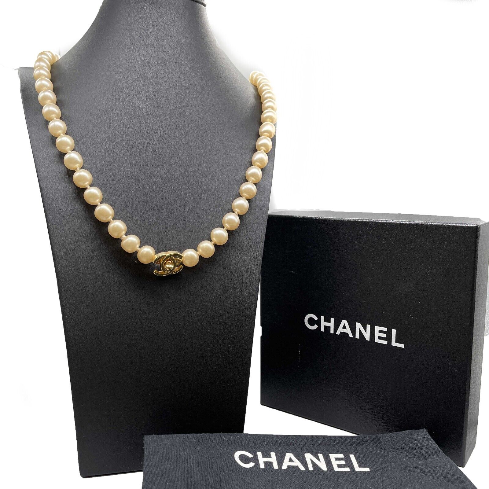 Pearl Necklace Chanel  Iconic Items Paris
