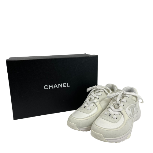 CHANEL - Interlocking CC Logo White Suede Sneakers - Size 38 US 8 New -  BougieHabit