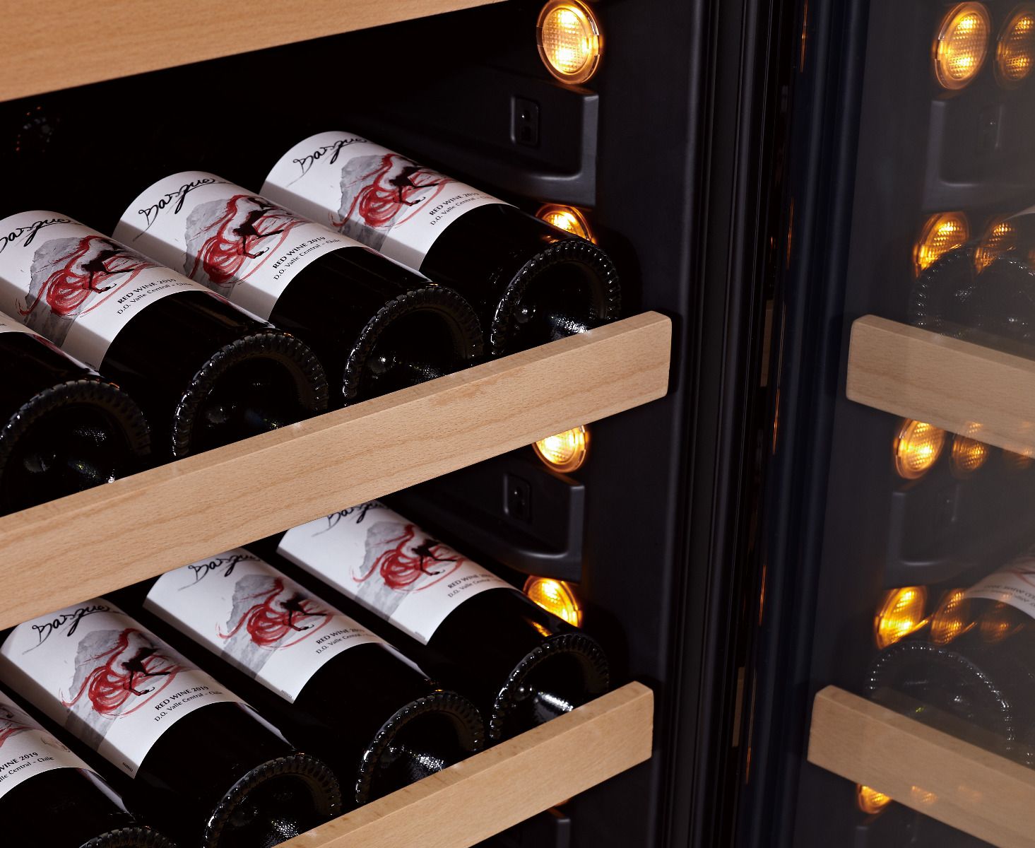 Swisscave WLB-360F-MIX - Single Zone Wine Cabinet with smart shelving for a mix of Burgundy and Bordeaux bottles - 124 bottles - 595mm Wide