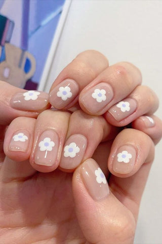 Dainty White Petals Nails