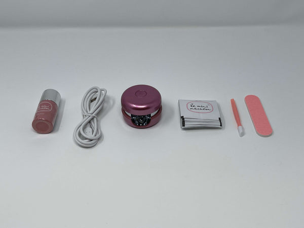 Le Mini Macaron gel nail kit unboxed