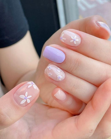 Lilac Floral Breeze Nails