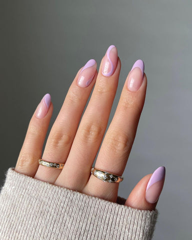 Ongles vagues lilas