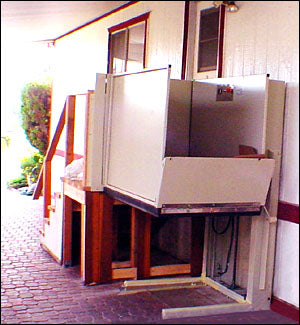 Vertical Wheelchair Lifts (Porch Lifts or Platform Lifts) 3
