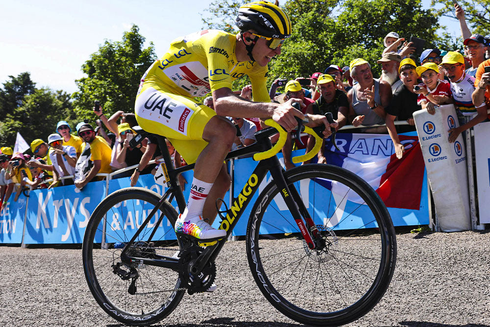 Tadej Pogacar en el tramo de grava de la Super Planche des Belles Filles