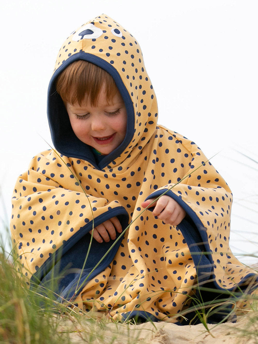 Spotty cub beach poncho