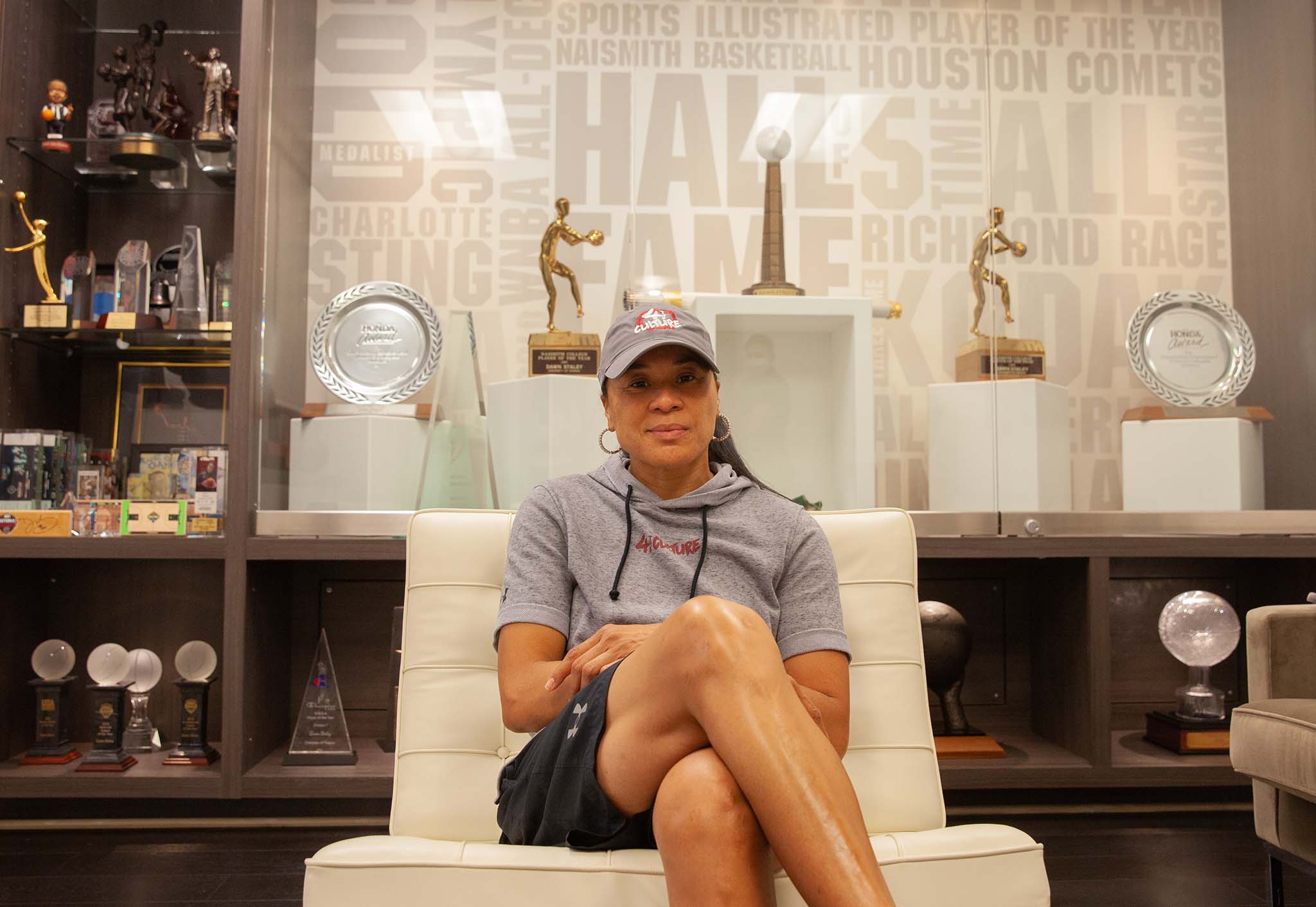 Dawn Staley named Naismith women's coach of the year - Sports Illustrated