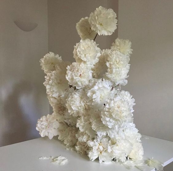 En masse dahlia wedding florals arrangement