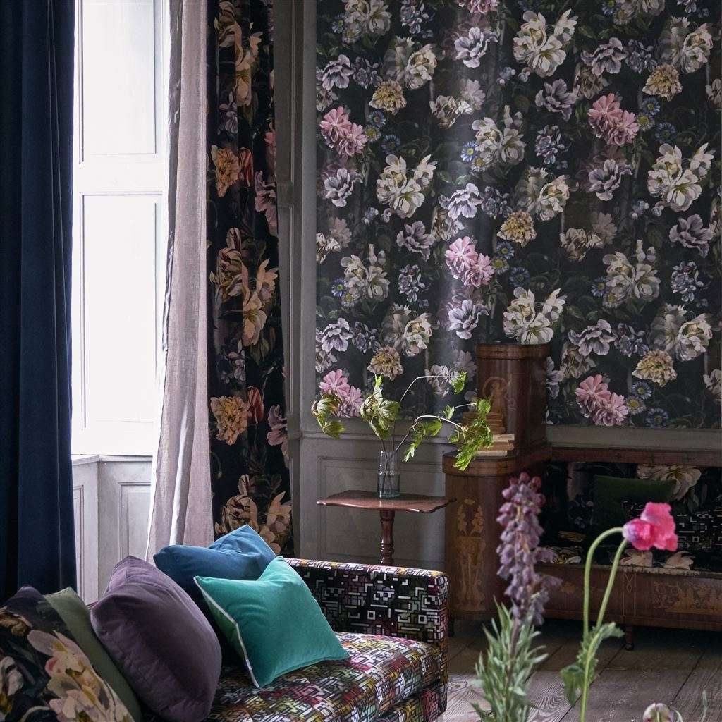 Five floral print fabrics and wallpapers to bring graceful